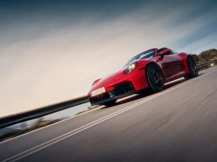Porsche 911 Targa 4 GTS híbrido entra em pré-venda