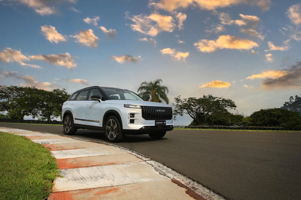 SUV híbrido plug-in Jaecoo 7 SHS com foco em tecnologia de bateria