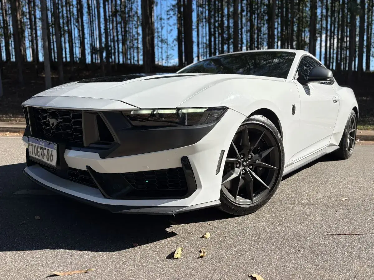 Ford Mustang Dark Horse