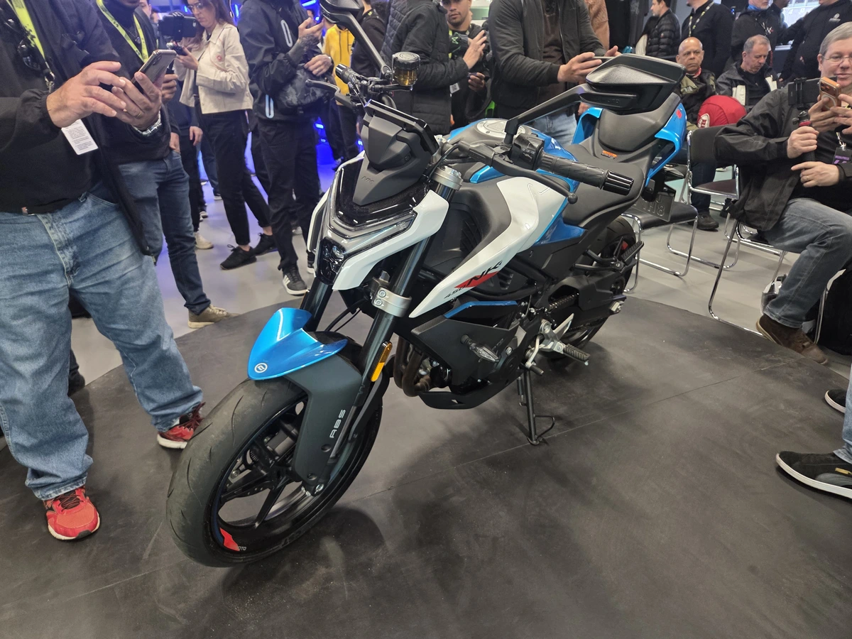 CFmoto 450 NK
