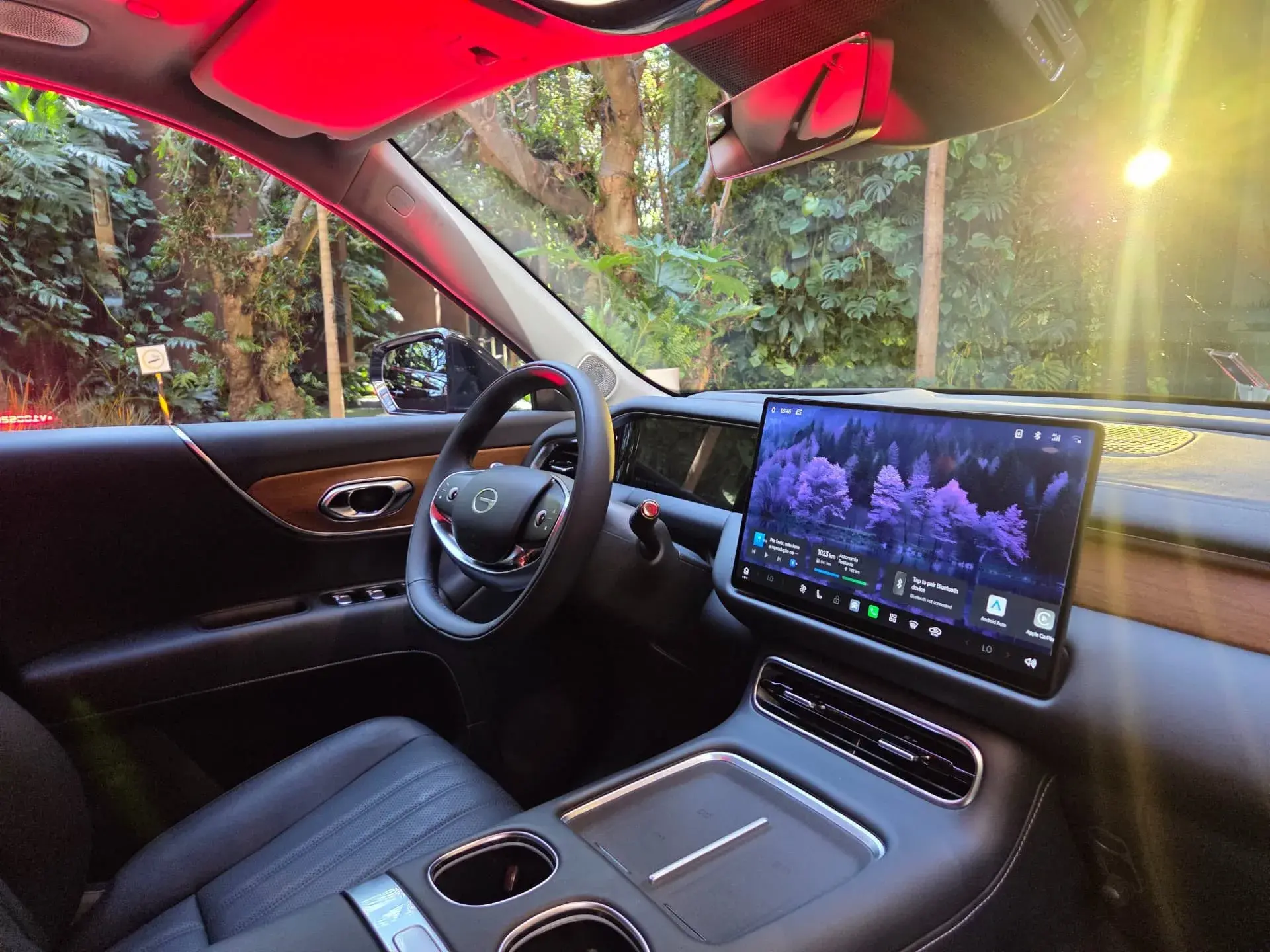 Interior do GAC GS9 se destaca pelo acabamento com materiais de alta qualidade e tela gigante