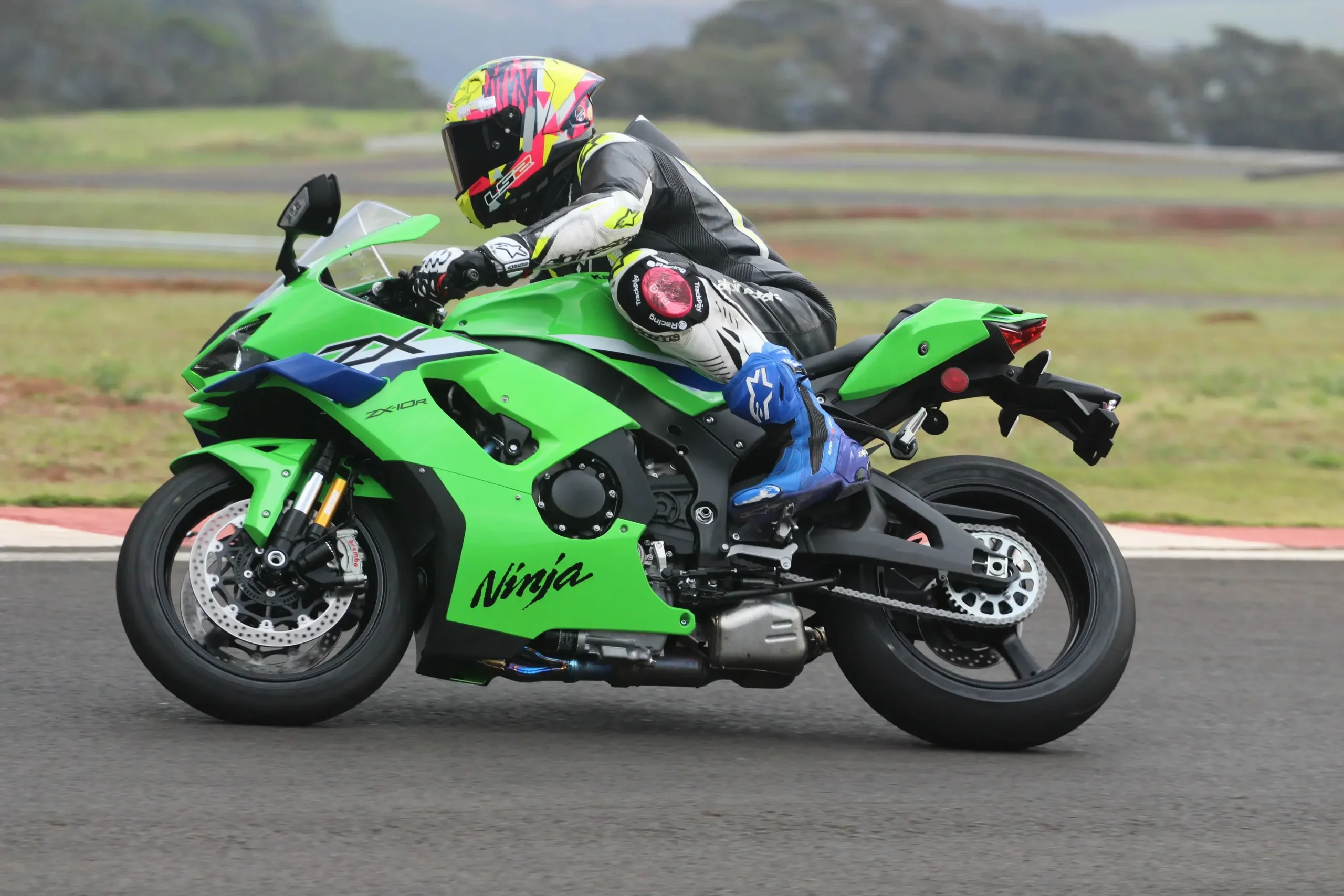 Kawasaki Ninja Zx 10r (1)