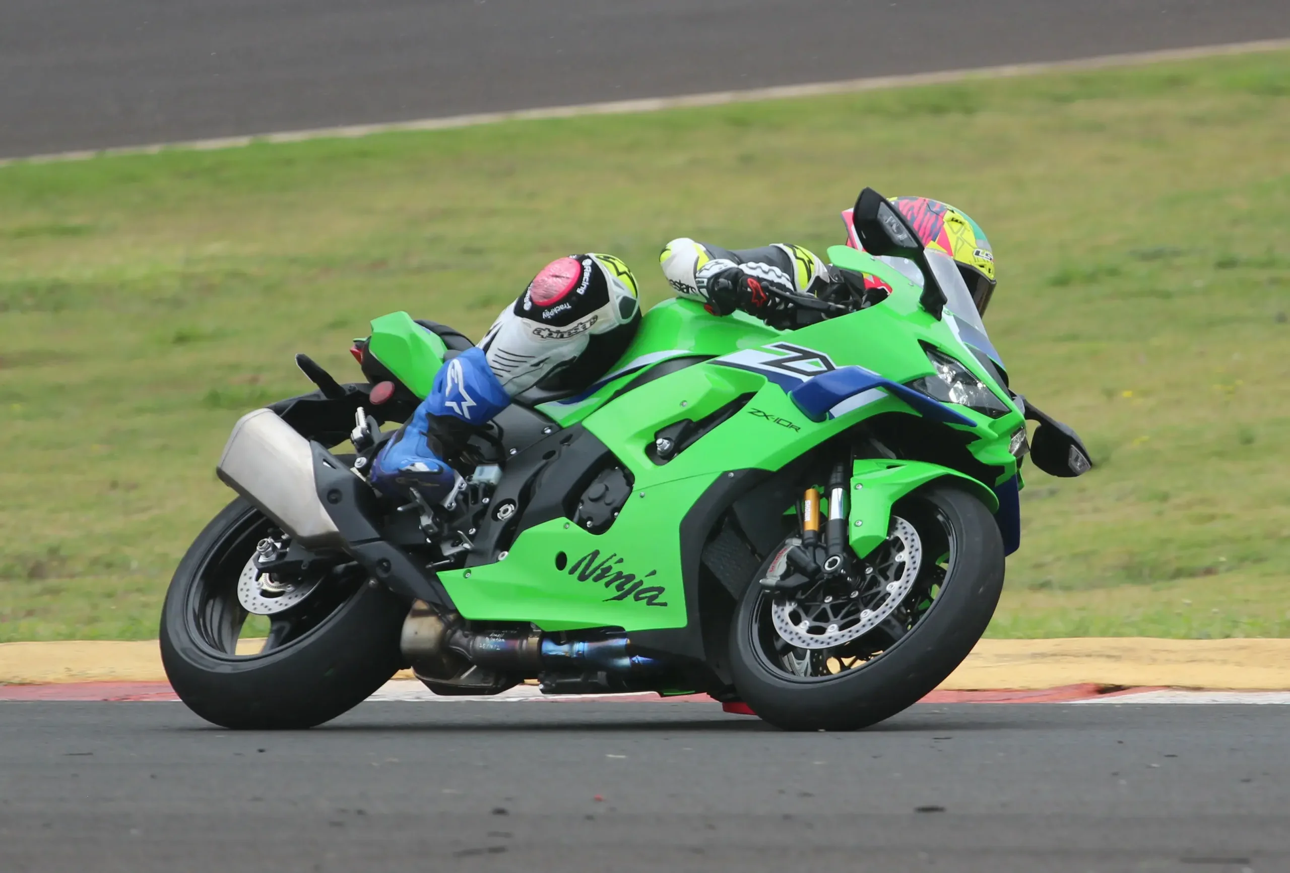 Kawasaki Ninja Zx 10r (9)