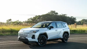 Toyota RAV4 PHEV 2026 chega ao Brasil