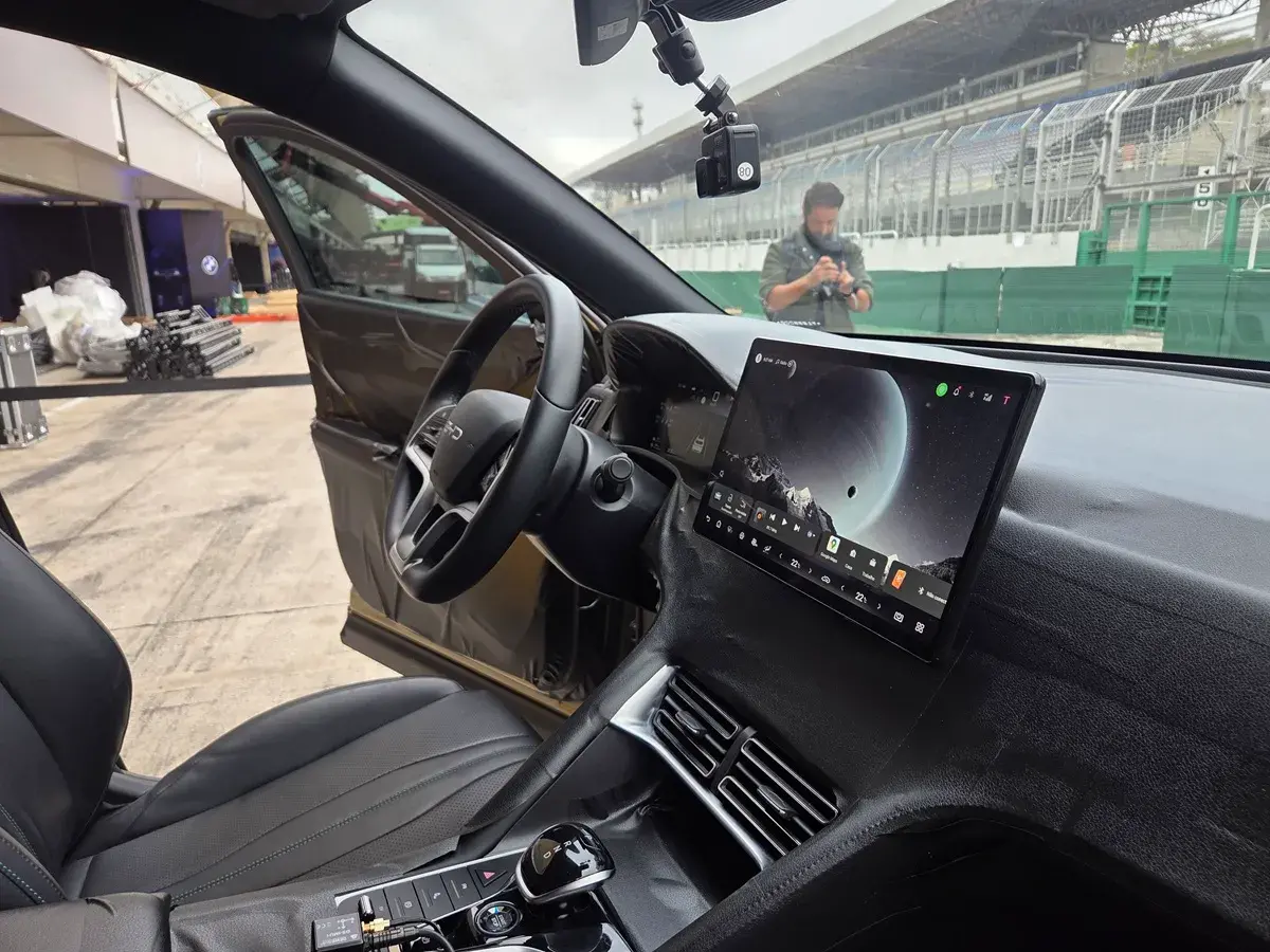 BYD Mako, picape rival da Fiat Toro, surge em Interlagos