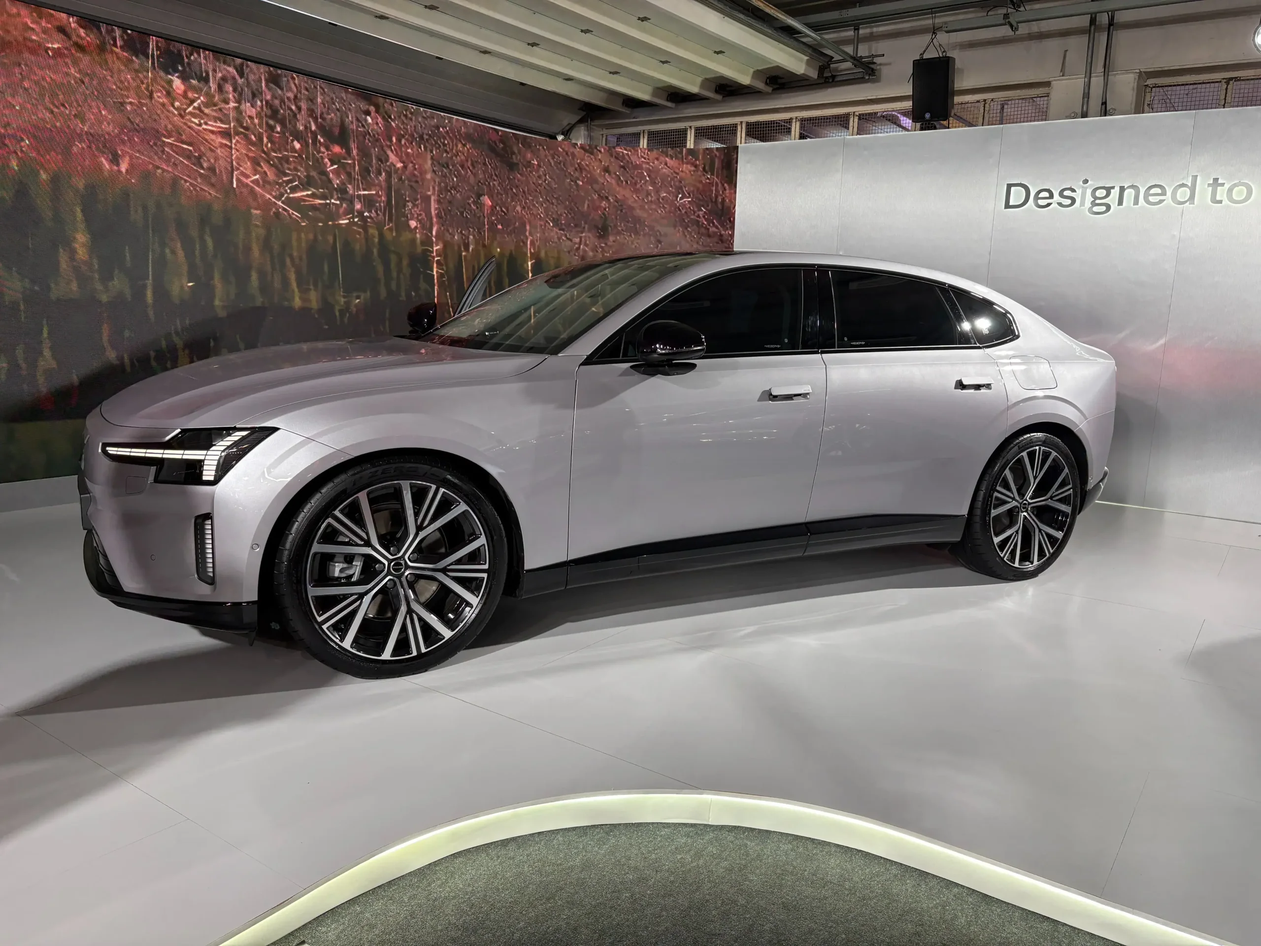 Volvo Es90 18
