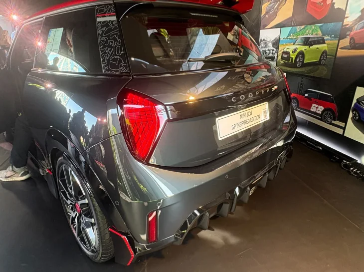Mini John Cooper Works GP Inspired chega ao Brasil